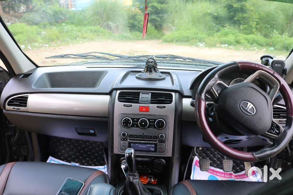 Tata Safari Storme Black Color