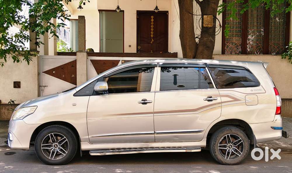 Toyota Innova 2.5 G (diesel) 8 Seater, 2015, Diesel