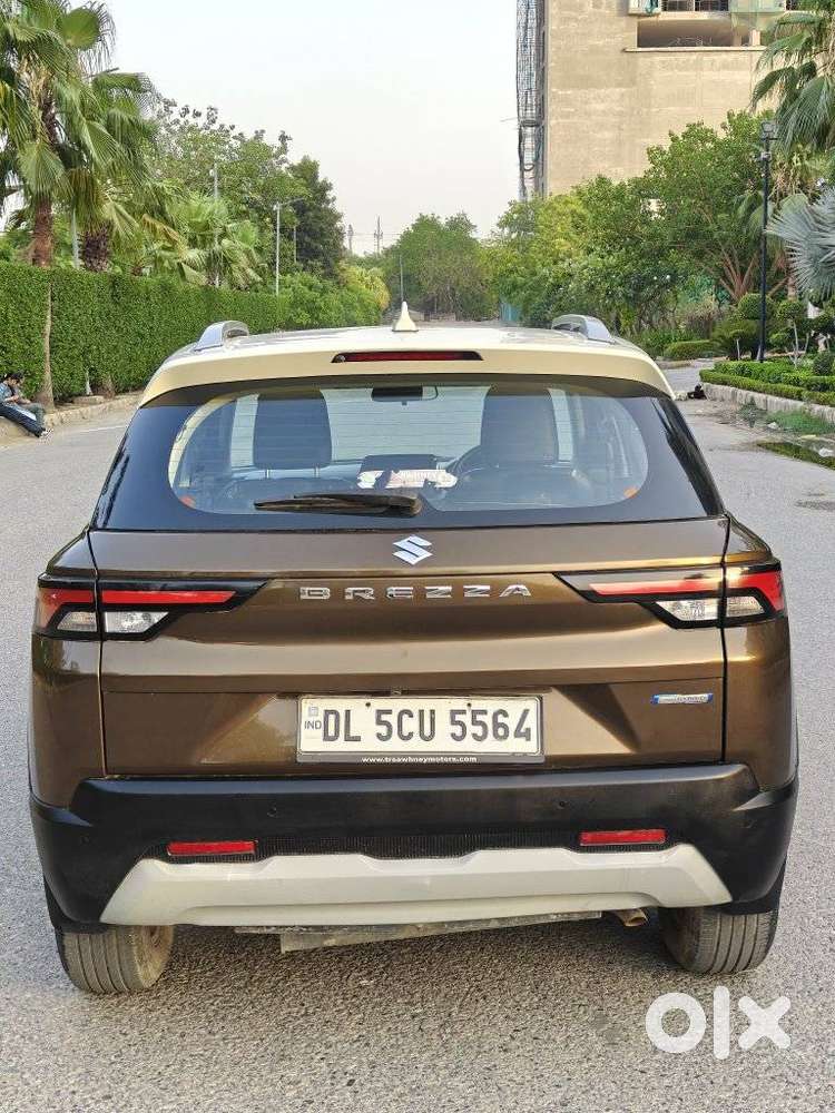 Maruti Suzuki Brezza 1.5 Zxi Plus Smart Hybrid Dual Tone, 2022, Petr..