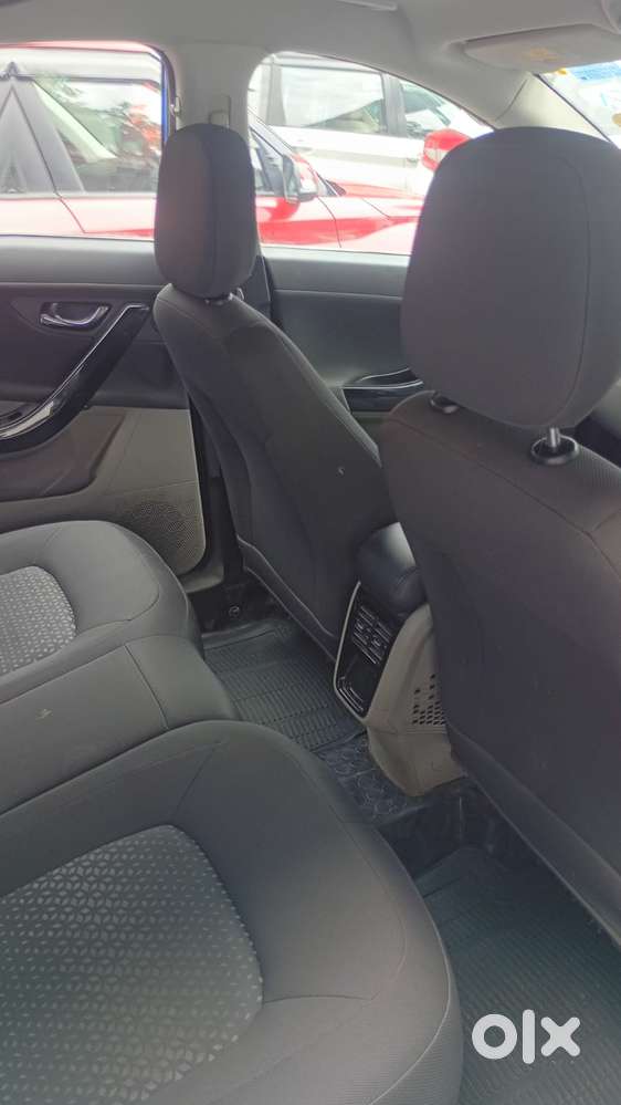 Tata Nexon 1.2 Revotron Xza Plus, 2019, Petrol