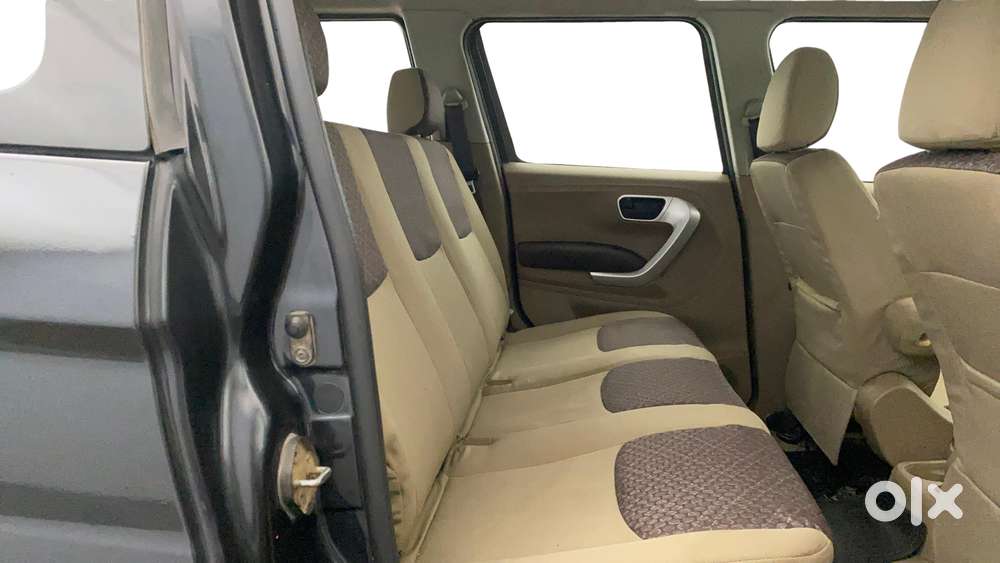 Mahindra Tuv 300 Mhawk100 T8, 2016, Diesel