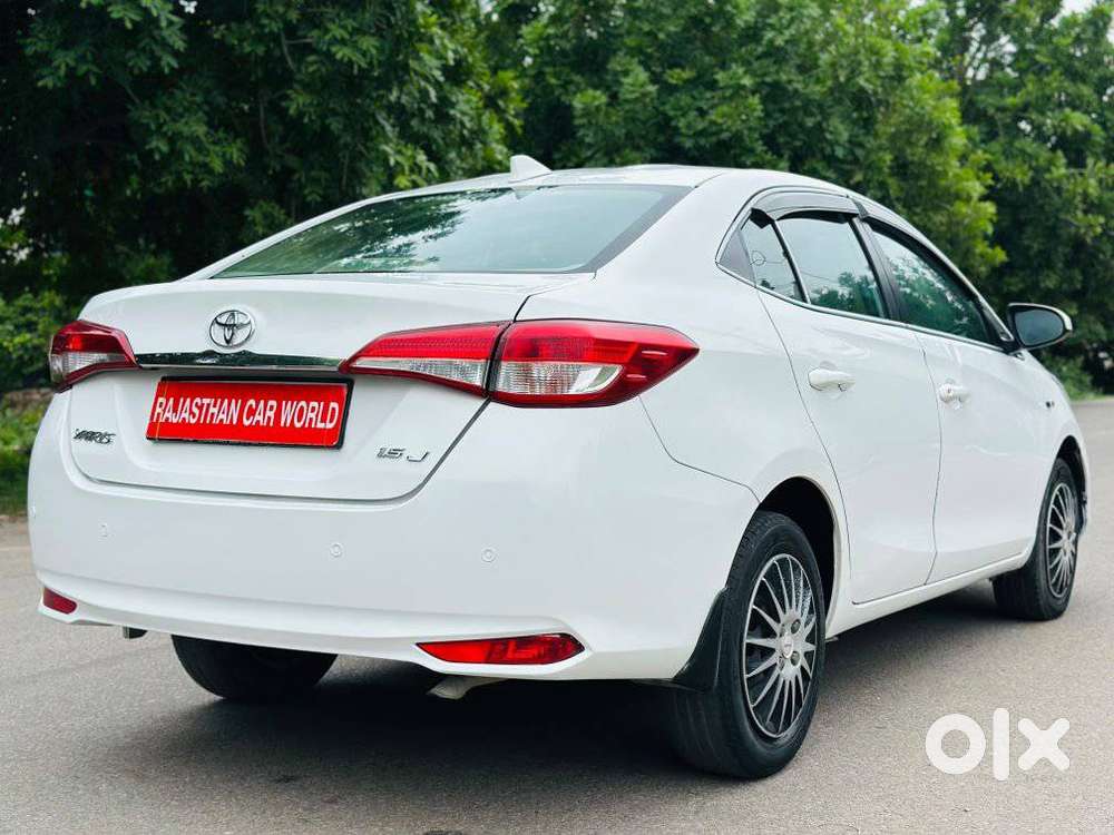 Toyota Yaris J Cvt, 2019, Petrol