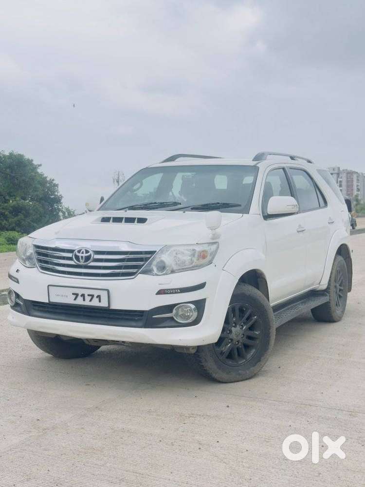Toyota Fortuner 4x2 At, 2015, Diesel