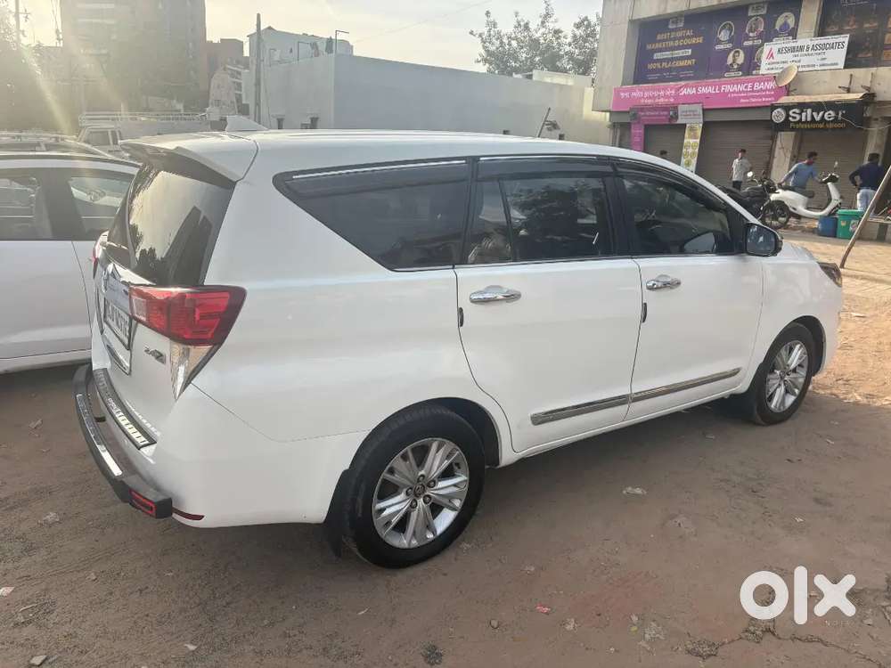 Innova Crysta Disel Z Top Model