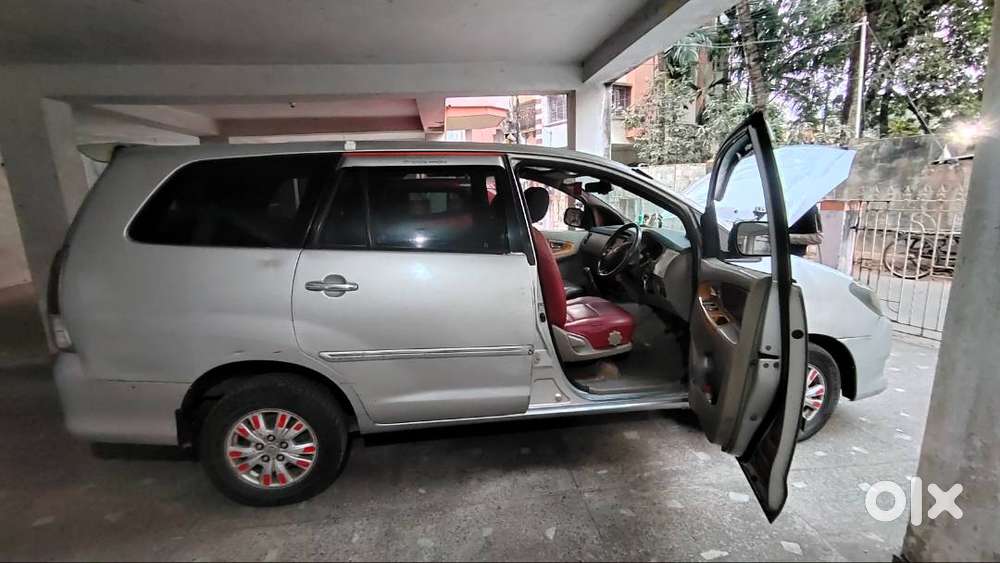 Toyota Innova Crysta 2011 Diesel  Geat Deal