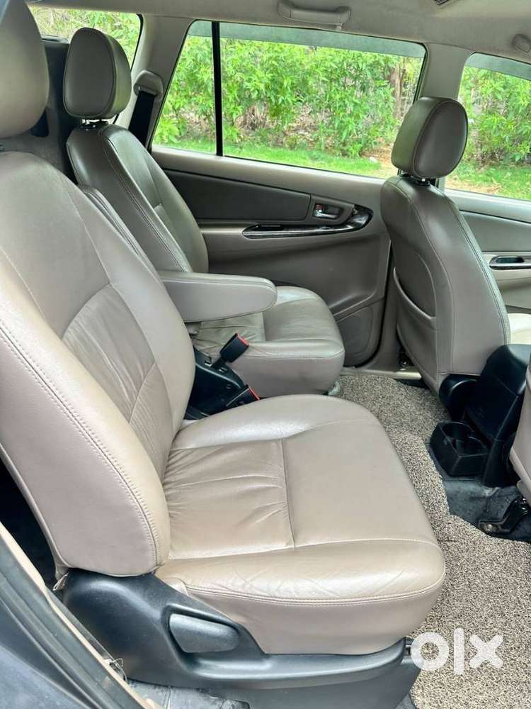 Toyota Innova 2.5 Zx 7 Str Bs-iv, 2015, Diesel