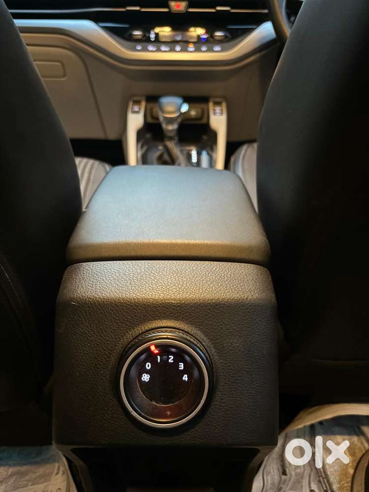 Kia Carens 1.4 Prestige Plus Turbo Dct 7 Str, 2022, Petrol