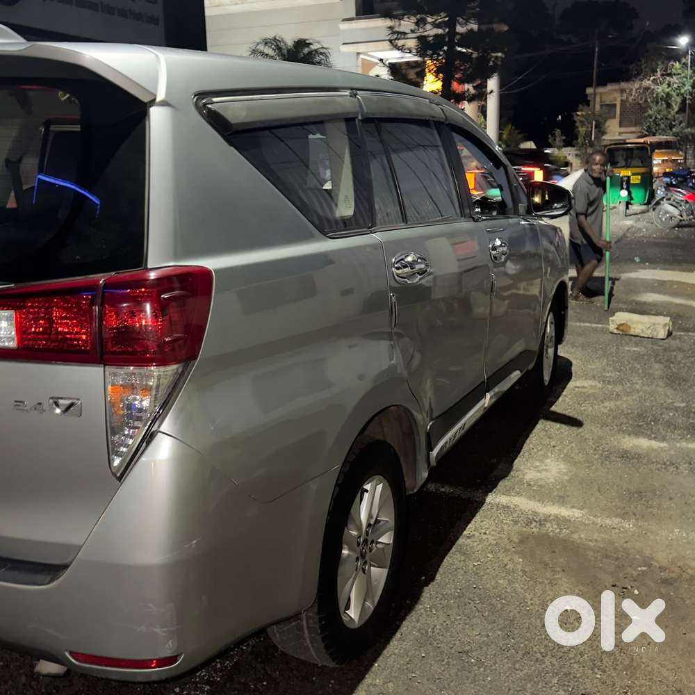 Toyota Innova Crysta 2.4 V, 2017, Diesel