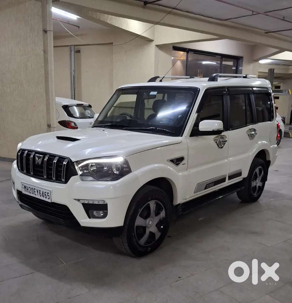 Mahindra Scorpio S9
