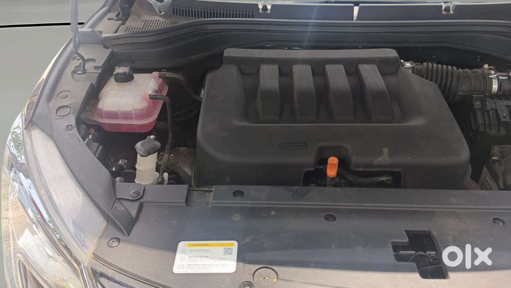 Mahindra Xuv700 2.0 Ax 7 Petrol At Luxury Pack Str, 2025, Petrol