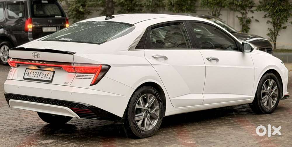 Hyundai Verna 1.5 Sx (o) Vtvt, 2024, Petrol
