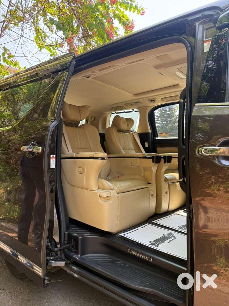 Toyota Vellfire Vip &ndash; Executive Lounge, 2021, Petrol