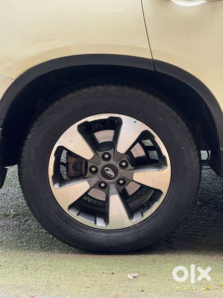 Mahindra Alturas G4 4wd At, 2023, Diesel