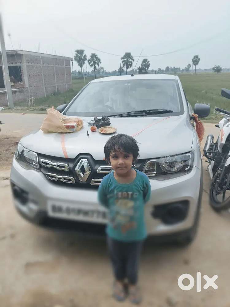 कार बहुत अच्छी है बिल्कुल नयू कन्डीशन में