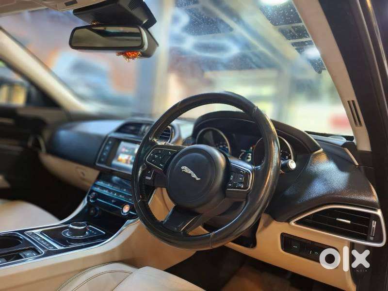 Jaguar Xe Prestige, 2016, Petrol