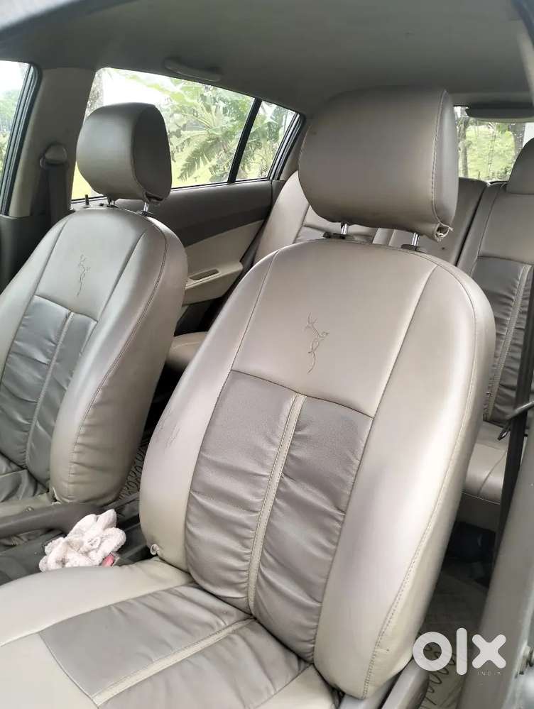 4 Power Window, Central Lock, Airbeg, In Built Stereo Etc