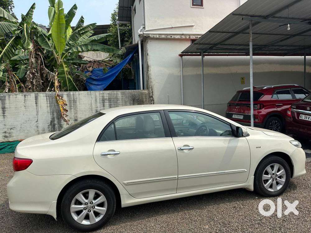 Toyota Corolla Altis [2011-2014] 1.8 Vl At, 2011, Petrol