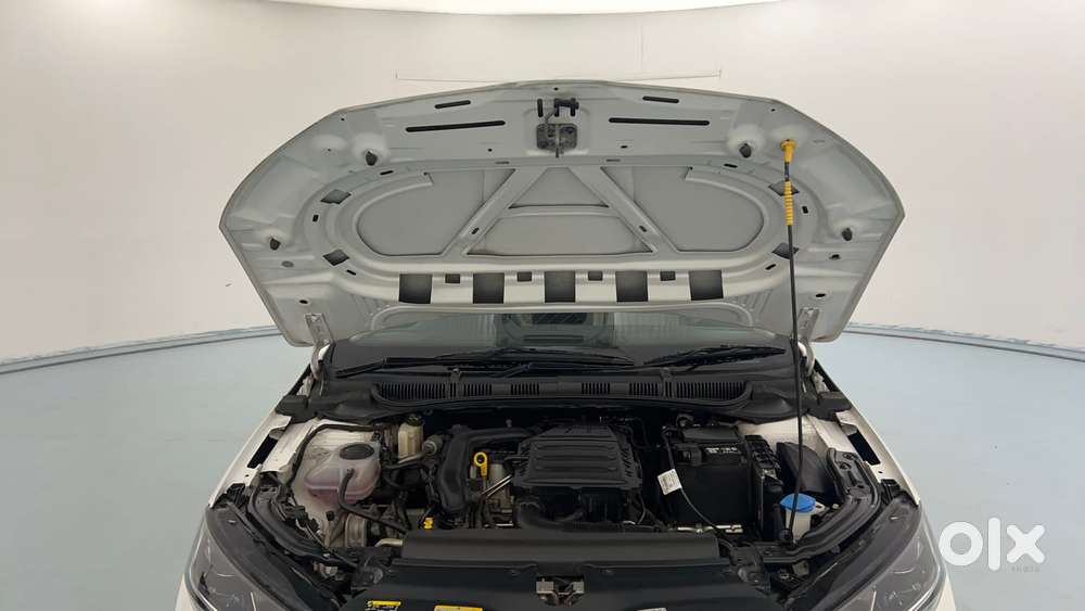 Skoda Slavia Style 1.0l Tsi Mt, 2023, Petrol