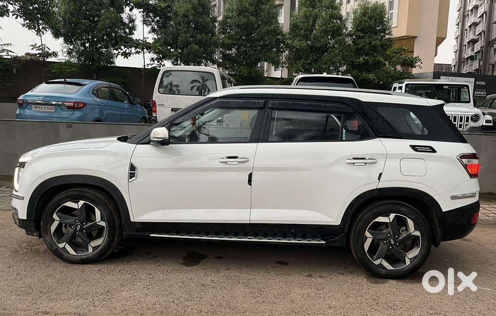 Hyundai Alcazar Signature 1.5 Petrol Dct 7str Knight, 2024, Petrol