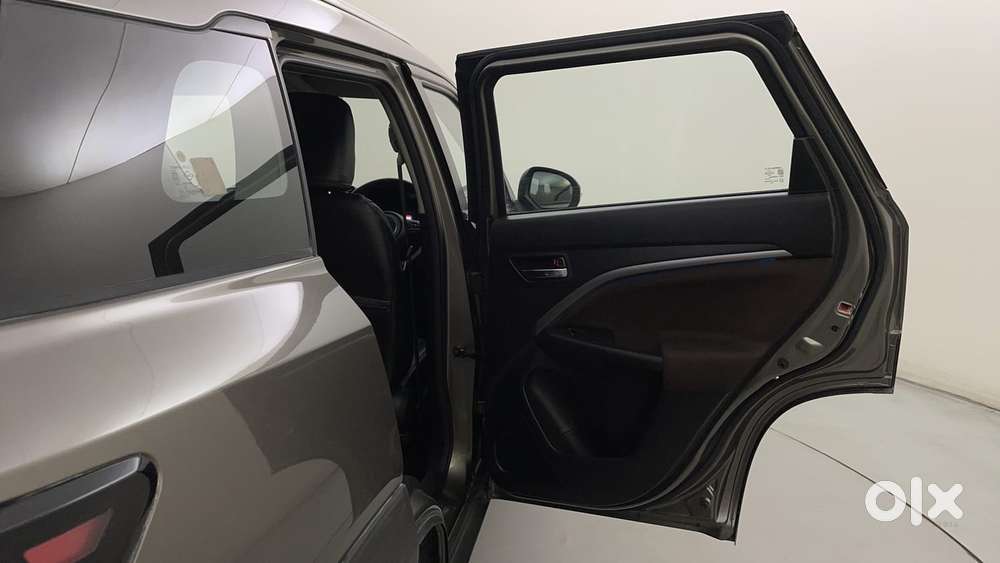 Maruti Suzuki Brezza 1.5 Zxi At Smart Hybrid Dual Tone, 2023, Petrol