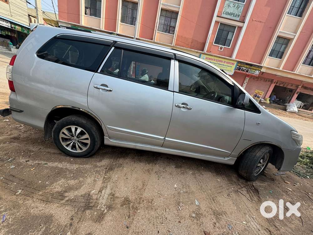 Toyota Innova 2014 Diesel 26000 Km Driven