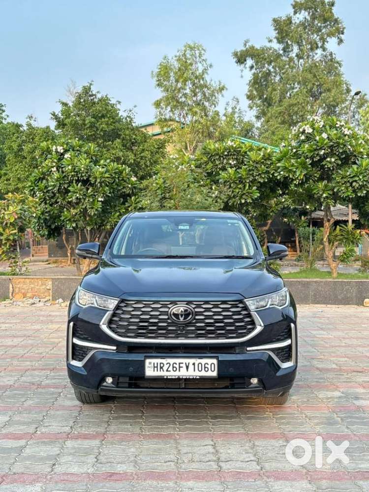 Toyota Innova Hycross 2.0 Zx (o) Hybrid 7 Str, 2025, Petrol