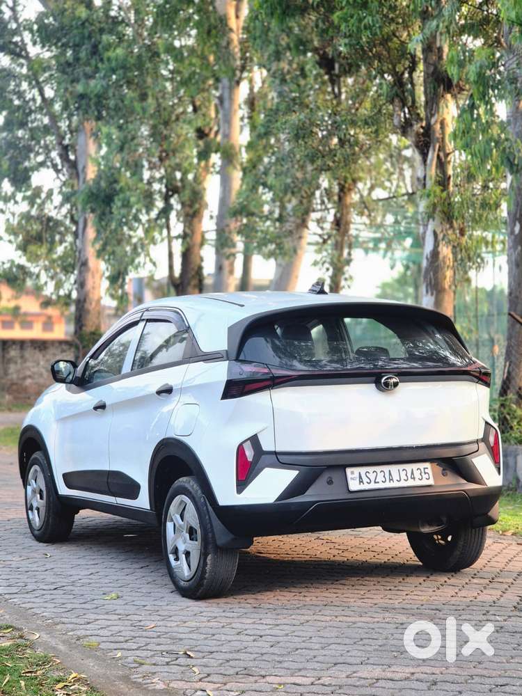 Tata Nexon Smart Plus1.2 Revotron Petrol 5 Mt, 2024, Petrol