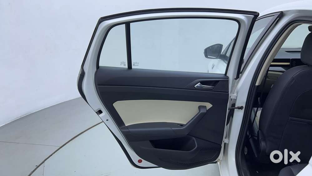 Skoda Slavia Style 1.0l Tsi Mt, 2022, Petrol