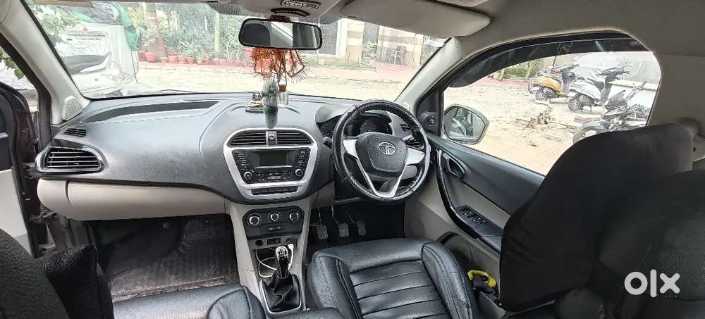 Tata Tiago Xt Petrol 2017