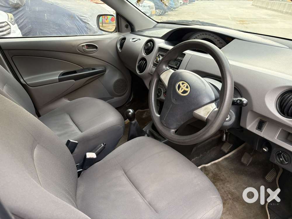 Toyota Etios 2010-2012 G, 2011, Petrol