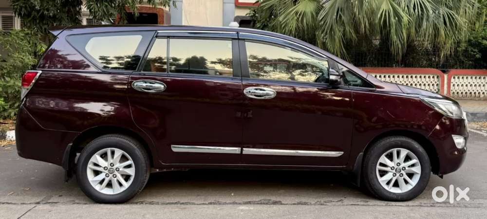 Toyota Innova Crysta [2020-ongoing] 2.4 Gx 8 Str, 2017, Diesel