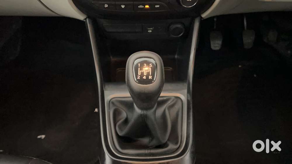 Tata Altroz Xm Plus Petrol, 2022, Petrol