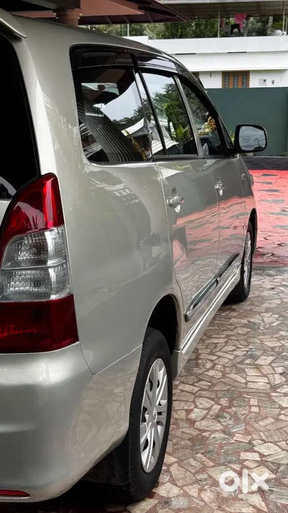 Toyota Innova Diesel 2015  Modal11600 Km Driven