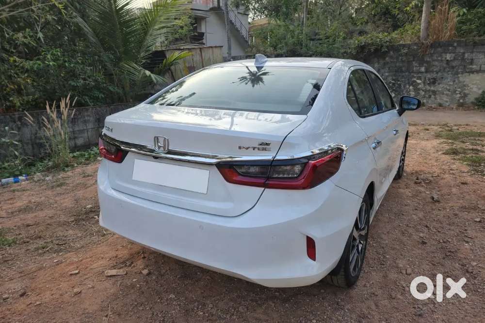 Honda City Gen-5 Zx Petrol (top Model)single Ownerinsurance Dec 2026