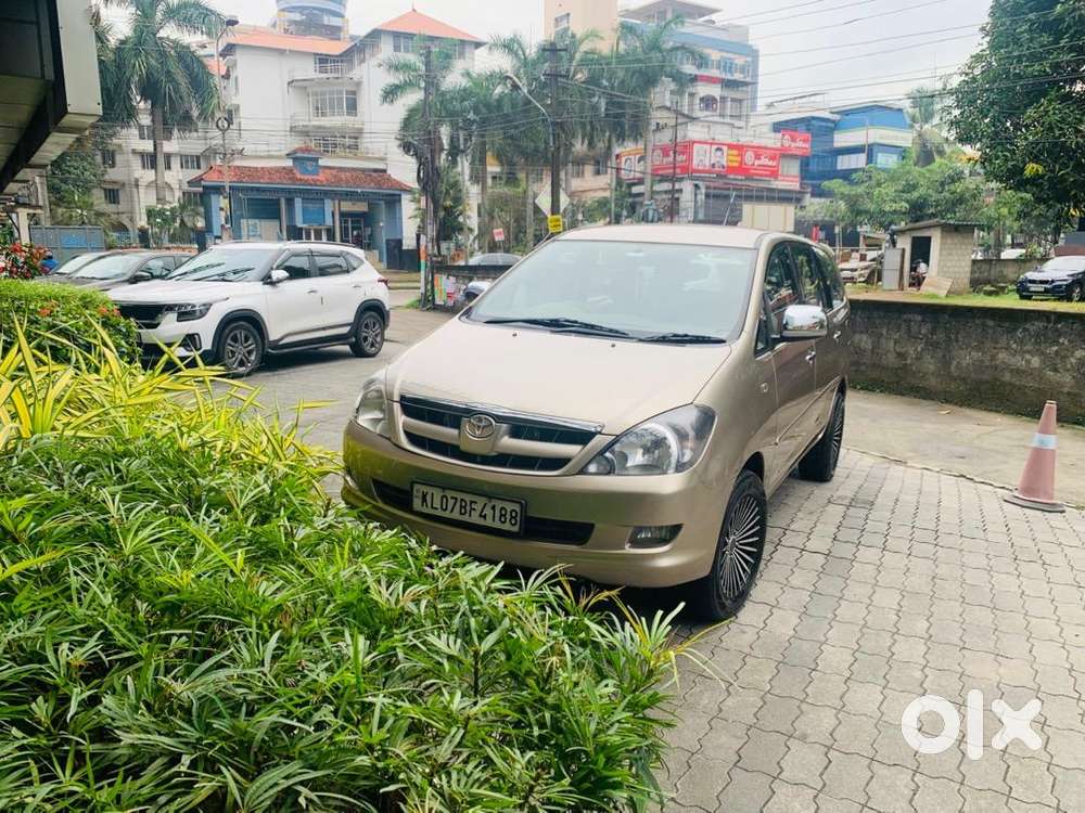 Toyota Innova 2007 Diesel 180000 Km Driven