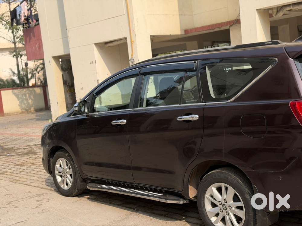 Toyota Innova Crysta Gx At 2.8  2017 Petrol 41000 Km Driven