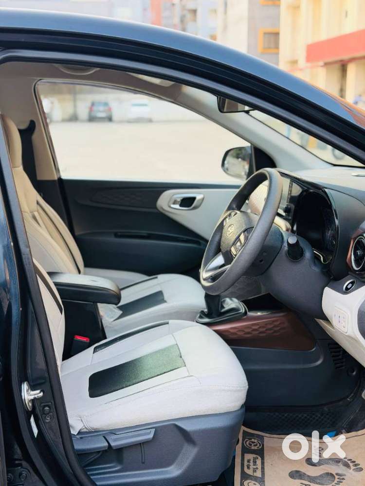 Hyundai Aura 1.2 Sx Cng, 2023, Cng & Hybrids