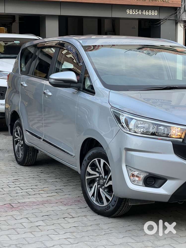 Toyota Innova Crysta 2.4 G Plus Mt 8 Str, 2026, Diesel