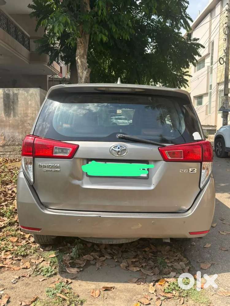 Toyota Innova Crysta 2018 Diesel Well Maintained