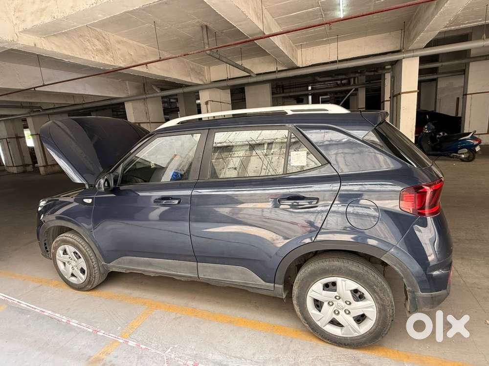 Hyundai Venue 2021 Petrol 59600 Km Driven