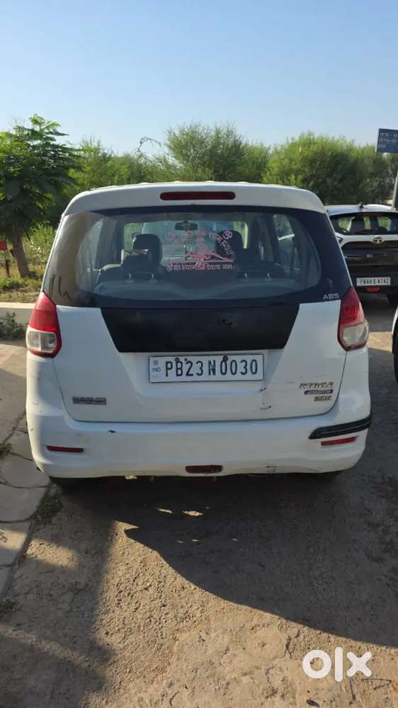 Maruti Suzuki Ertiga Zdi+ (top Model) - 2012