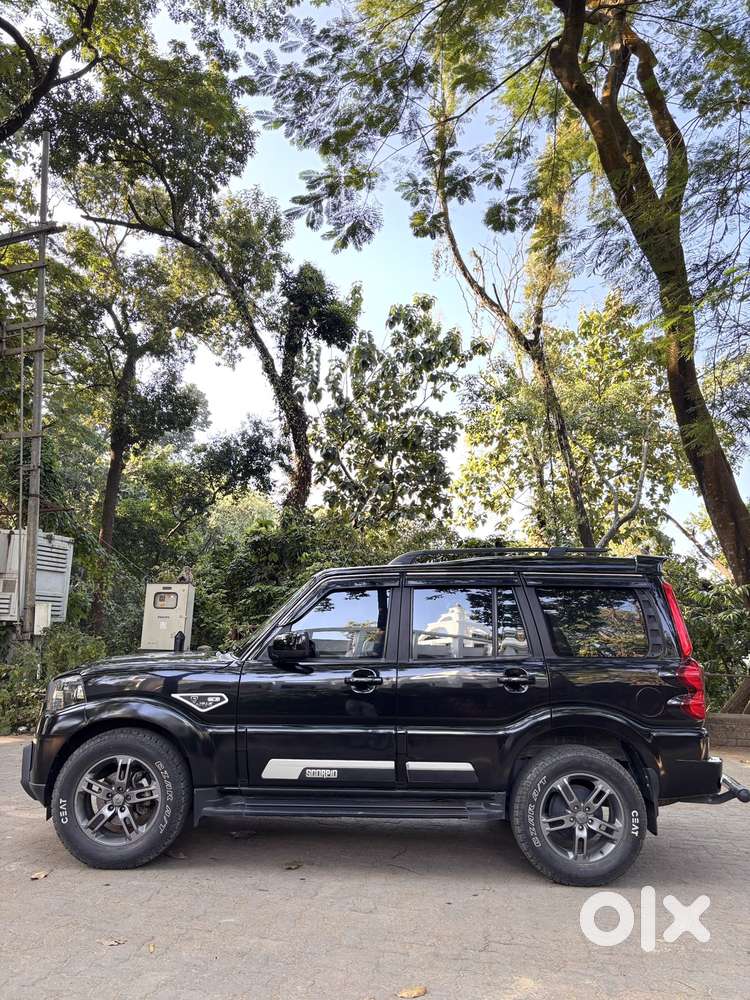 Mahindra Scorpio Classic 2.2 S 11 Mt 7 Str, 2023, Diesel