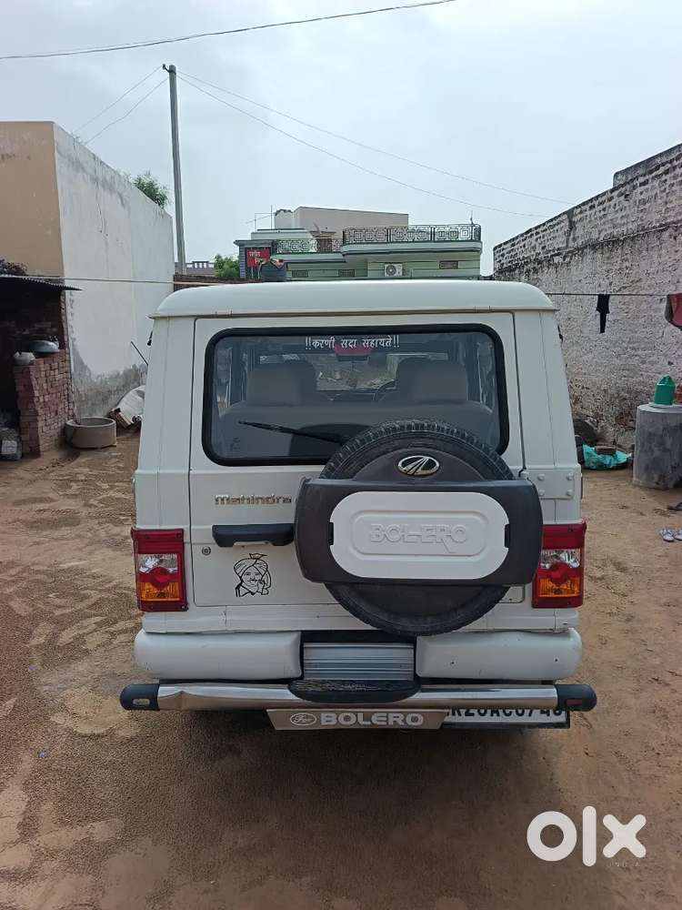 2014 Bolero Zlx 7 Seater Ac Top Varrient