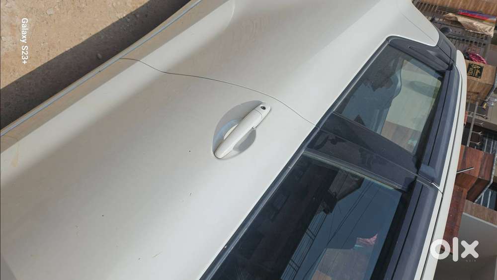 Swift Vxi  Pearl Arctic White ..
