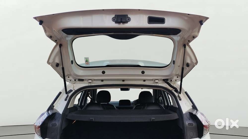 Tata Nexon 1.5 Revotorq Xma Amt (s), 2023, Diesel