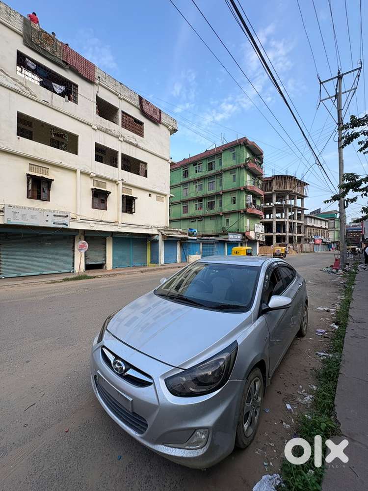 Hyundai Fluidic Verna 2011 Petrol 80000 Km Driven