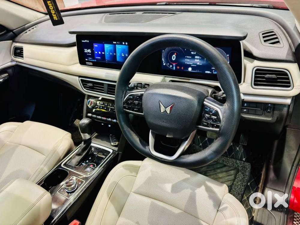 Mahindra Xuv700 2.2 Ax 5 Diesel At 7 Str, 2023, Diesel
