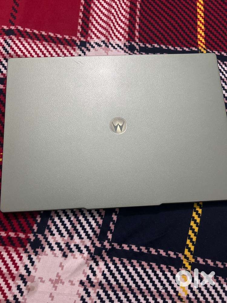 Motorola laptop with high end processor and OLED display last year buy