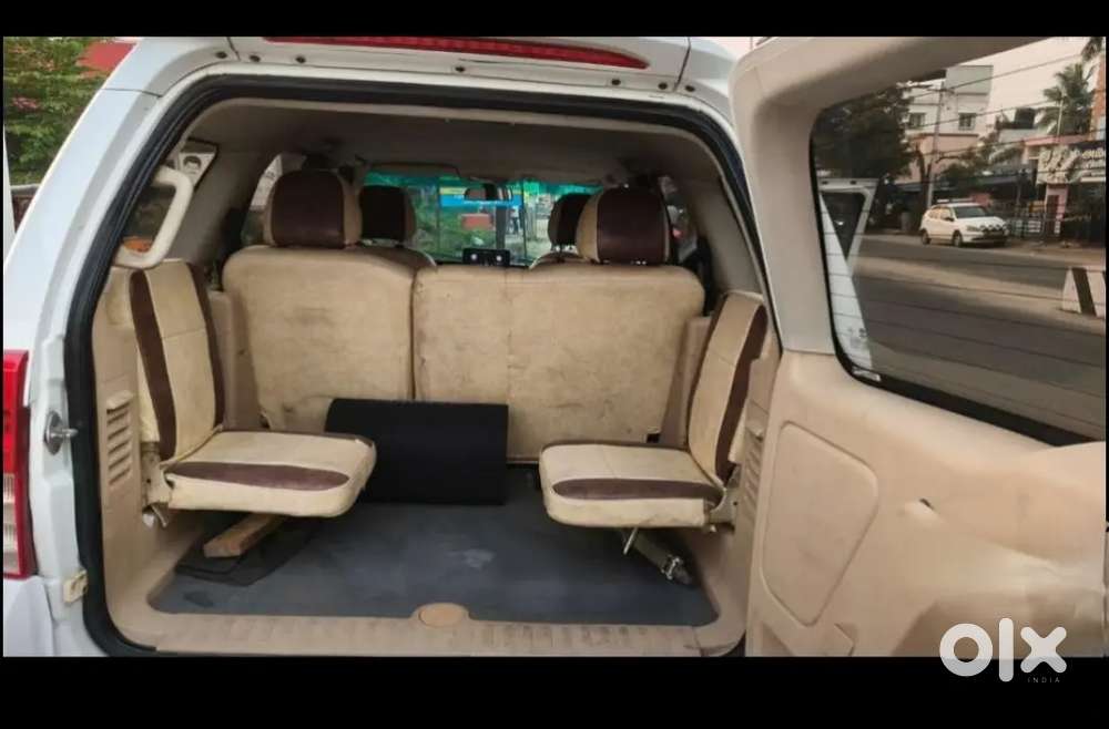 Tata Safari Storme 2015