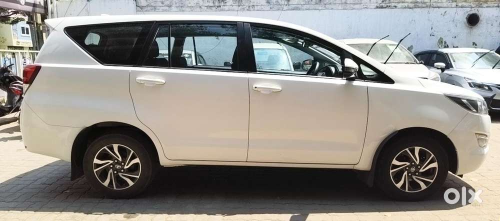Toyota Innova Crysta 2.4 G Mt 7 Str, 2022, Diesel